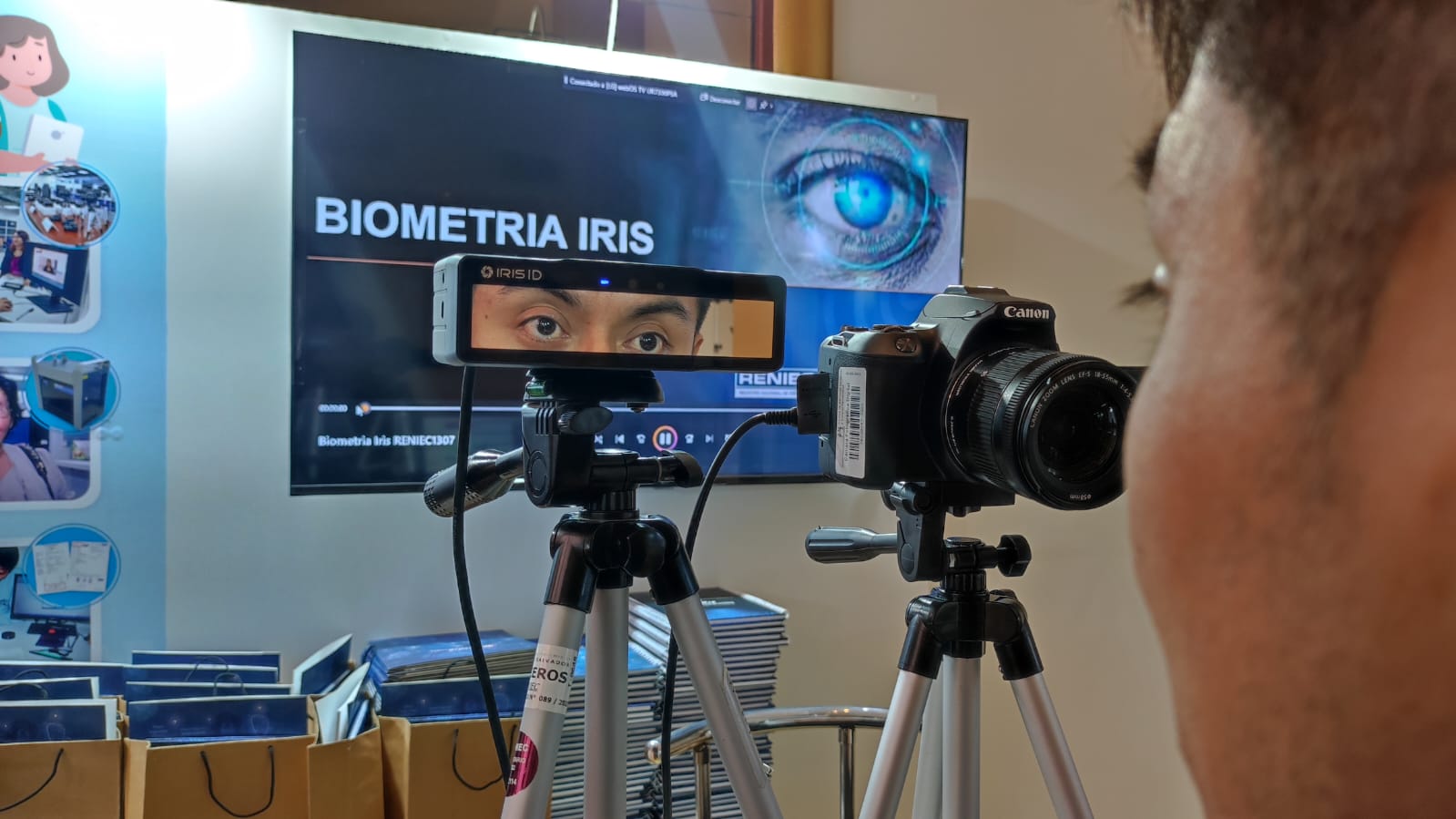 RENIEC inaugura feria tecnológica con primeros ensayos de biometria de reconocimiento de iris